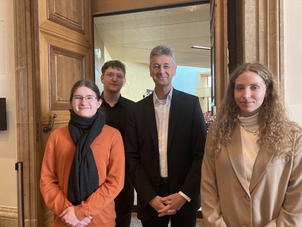 Beim Landeswettbewerb „Jugend debattiert“ in München